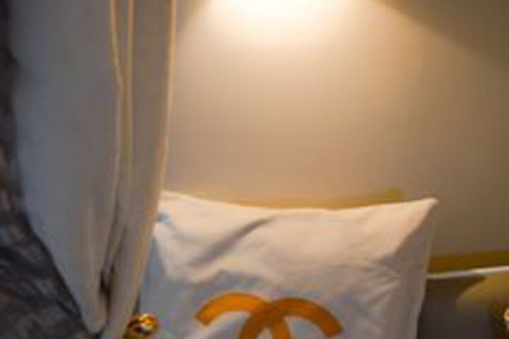 Room 7 of 25