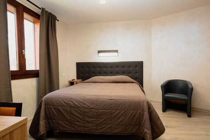 Room 4 of 51
