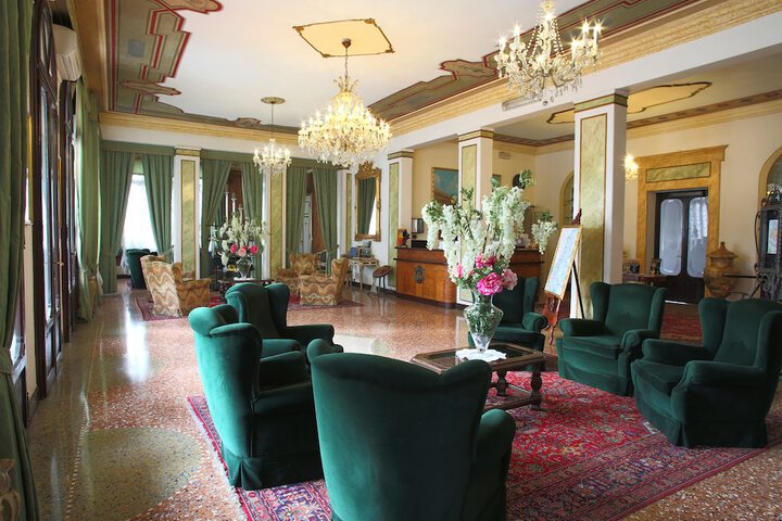 Hotel 2 of 61