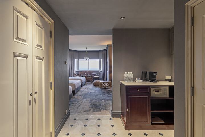 Room 13 of 74