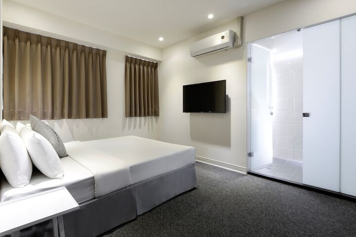 Room 8 of 44