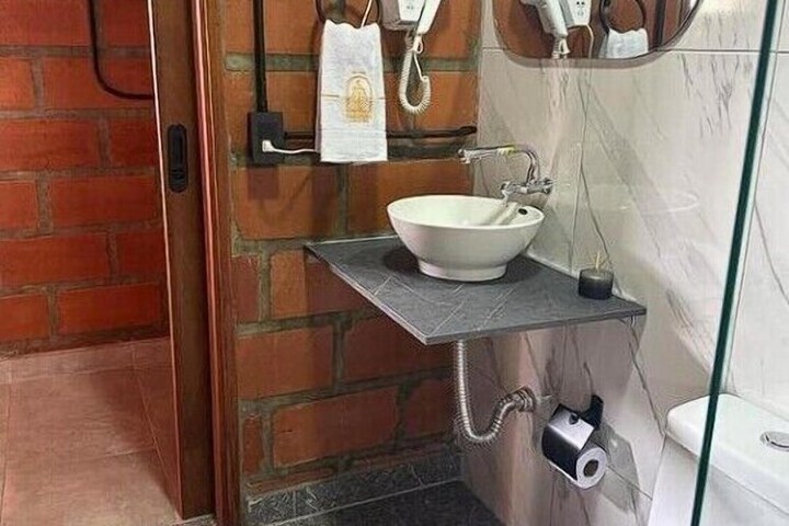 Room 14 of 21