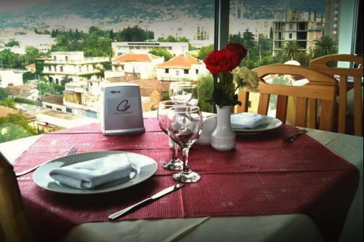 Dining 36 of 57