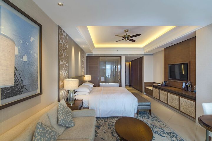 Room 5 of 111