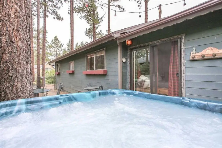 Pool 10 of 24
