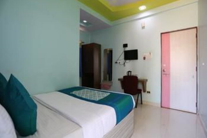 OYO Rooms Railway Station Somnath 1