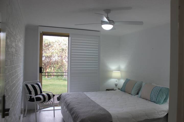 Room 2 of 10