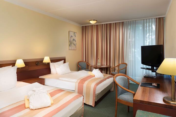 Room 6 of 40