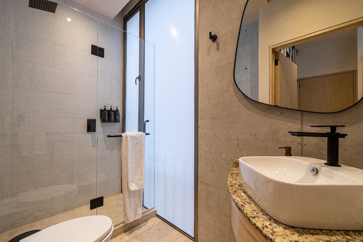 Room 24 of 29