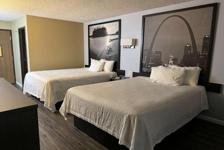 1 Queen Bed (15 of 15)