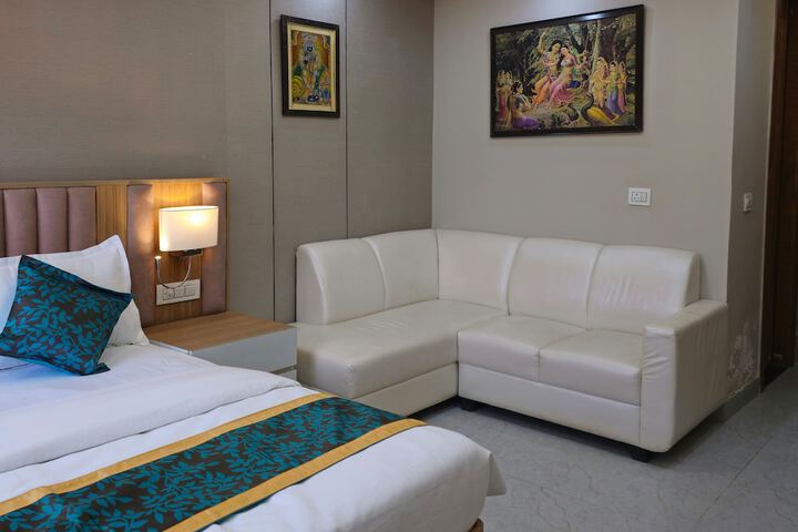 Room 9 of 22