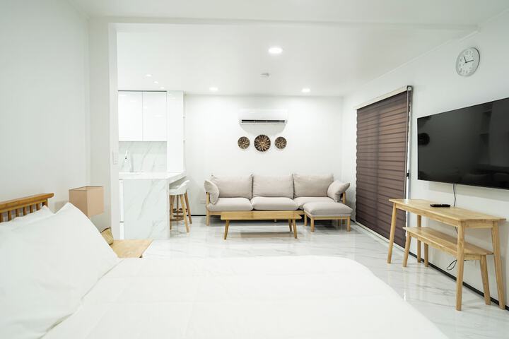 Room 5 of 21