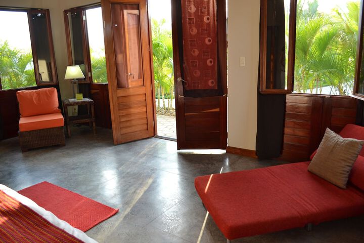 Room 4 of 15