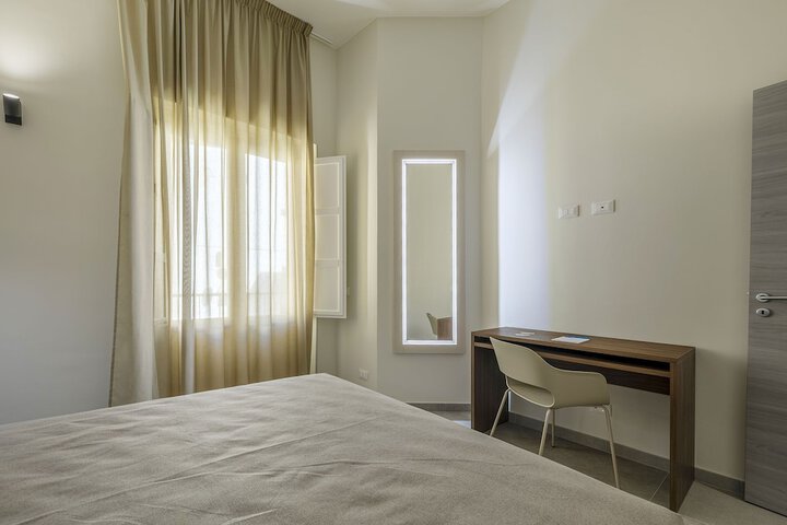Room 4 of 75