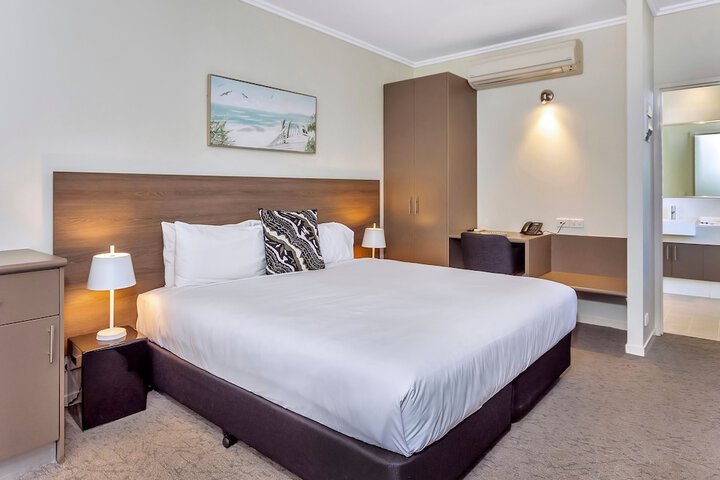 Room 2 of 44