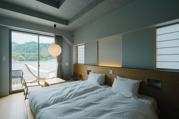 Room 12 of 43