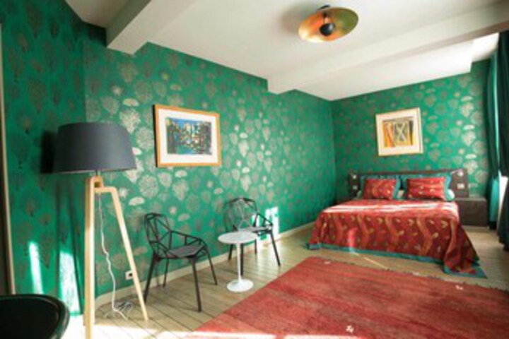 Room 28 of 34