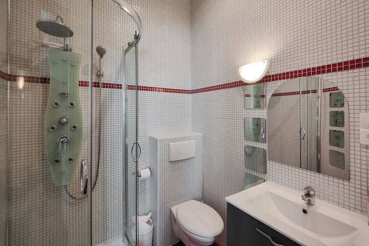 Room 158 of 198