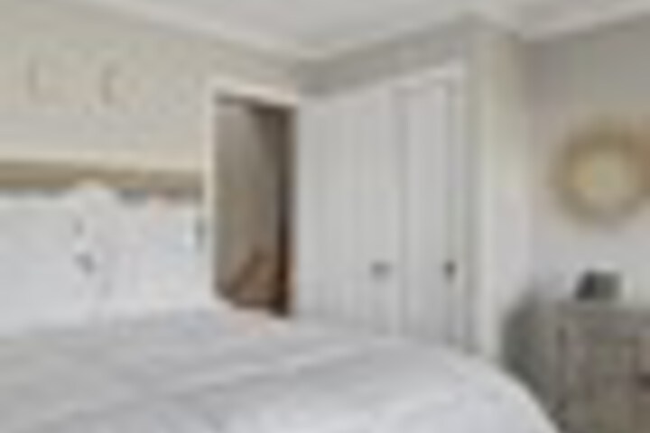 Room 260 of 984