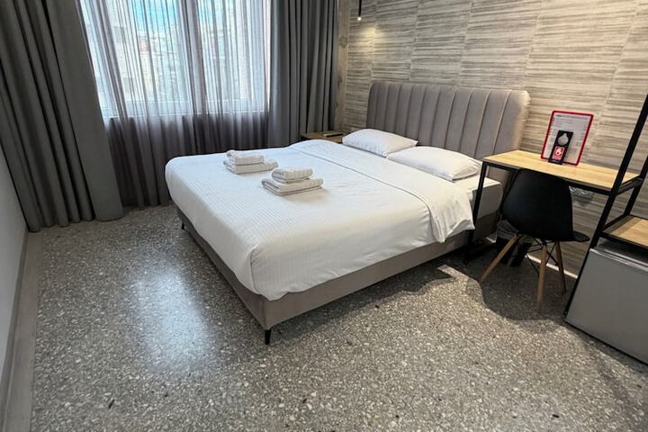 Room 20 of 86