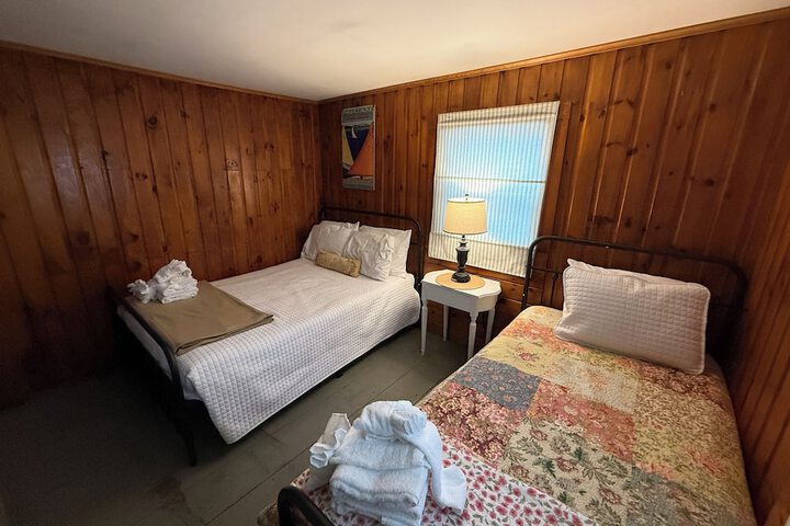 Room 26 of 212