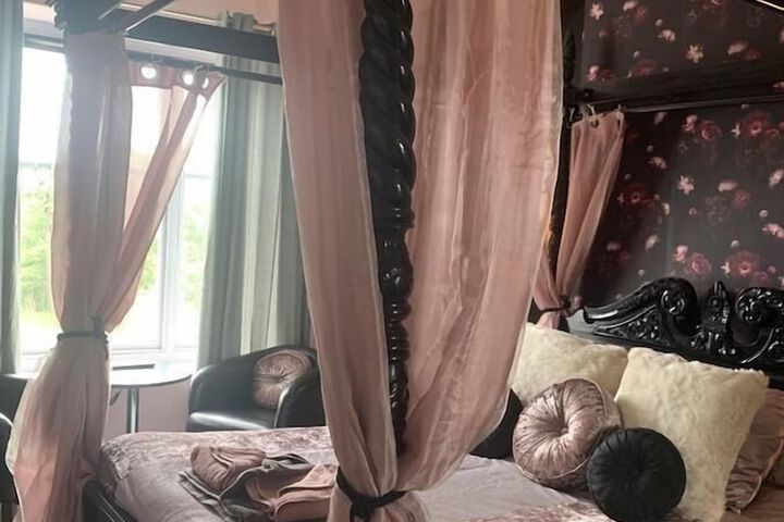 Room 3 of 15