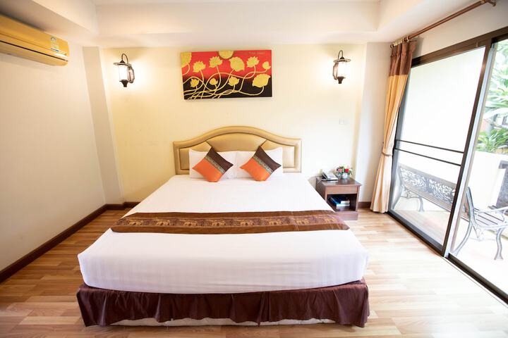 Room 9 of 72