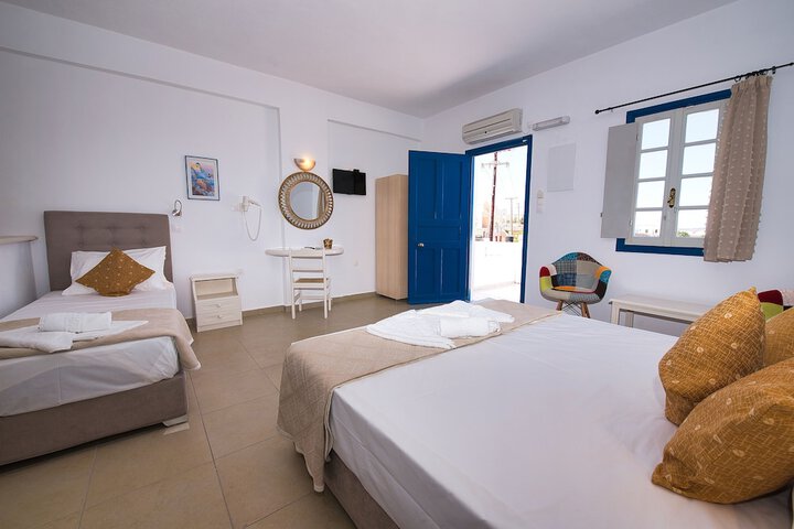 Room 3 of 99
