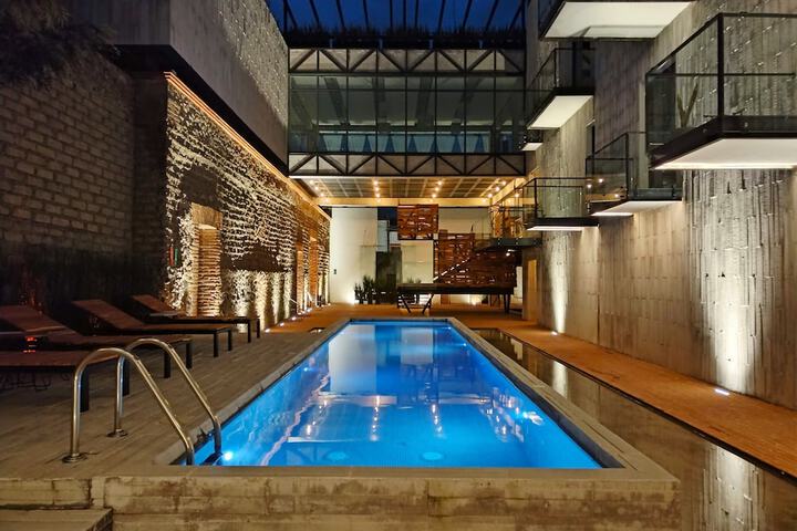Pool 40 of 51