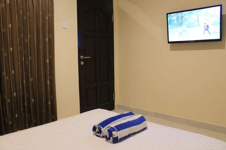 Room 12 of 27