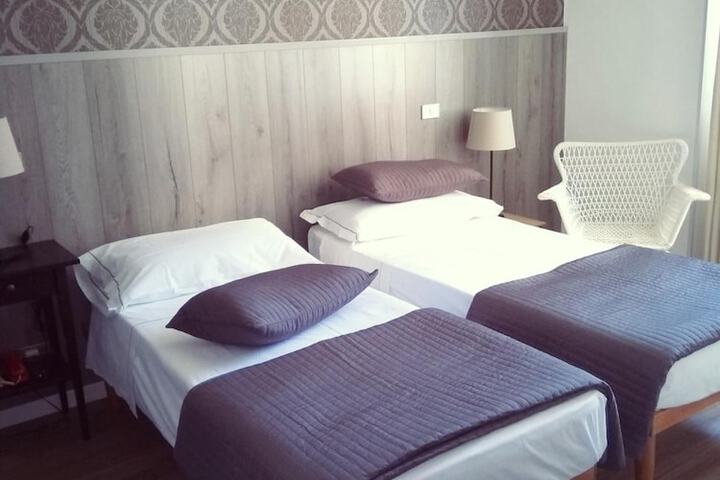 Room 14 of 37