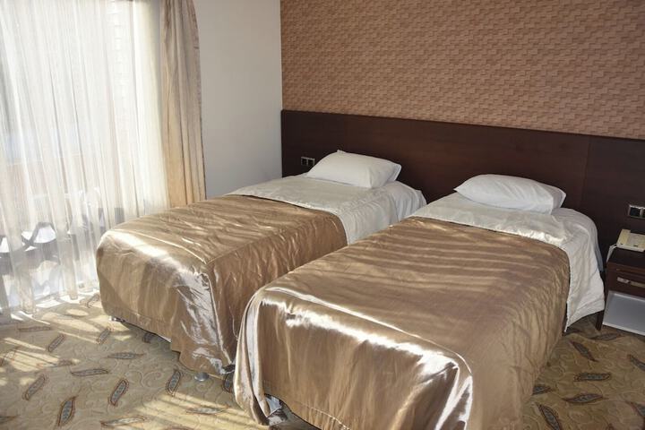 Room 8 of 68