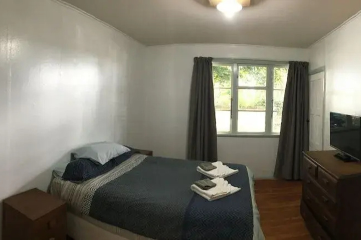 Room 11 of 19