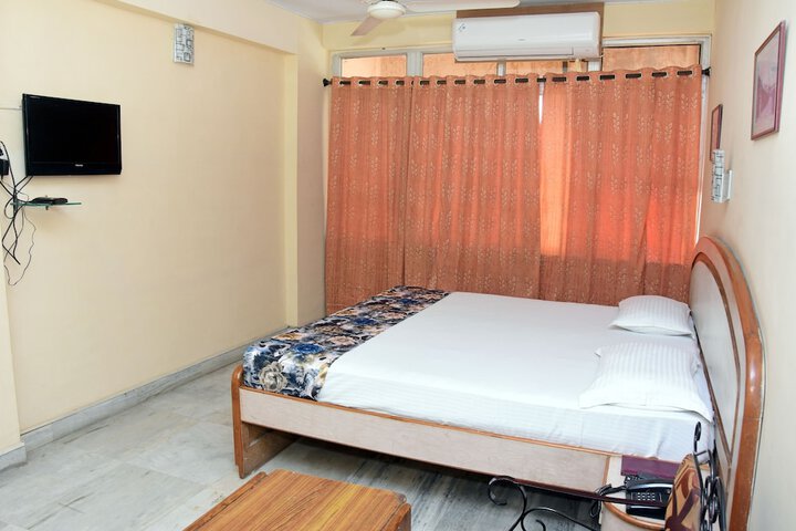 Room 30 of 48