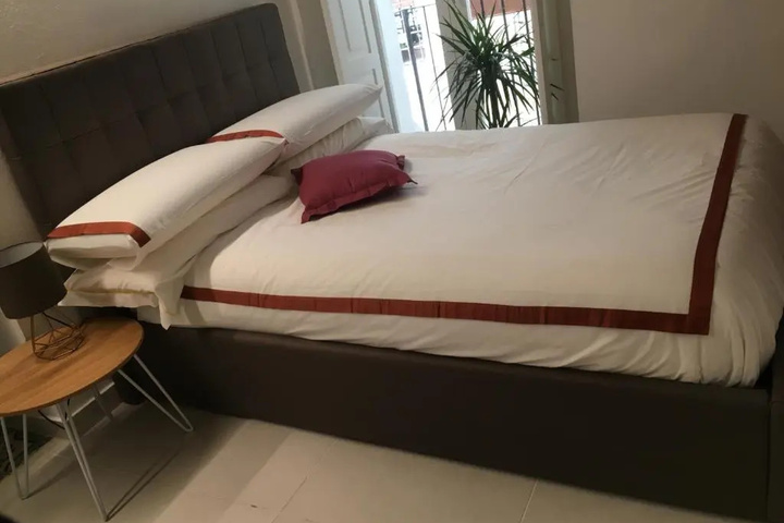 Room 4 of 15