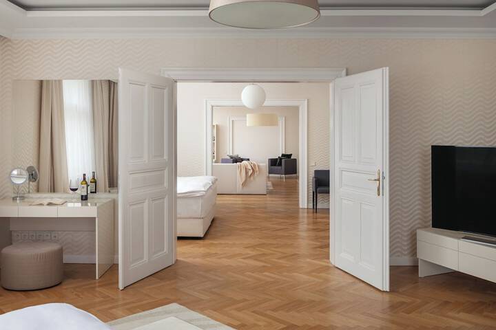 Room 18 of 52