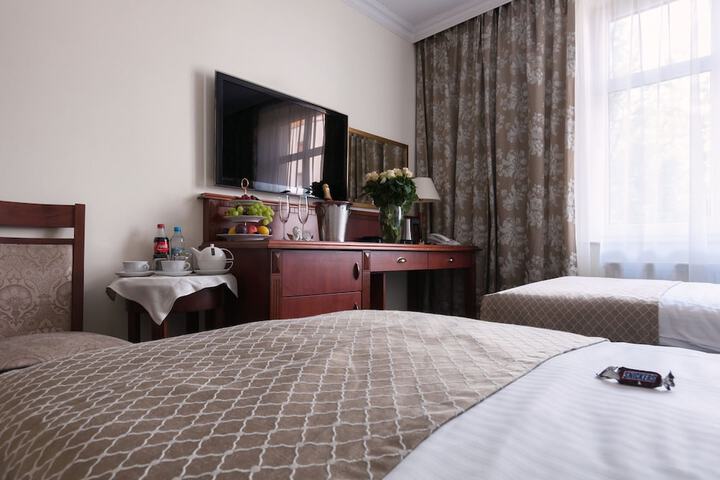Room 13 of 86