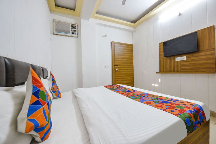 Room 16 of 23