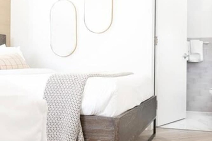 Modern Superior 2 Queen Beds (19 of 40)