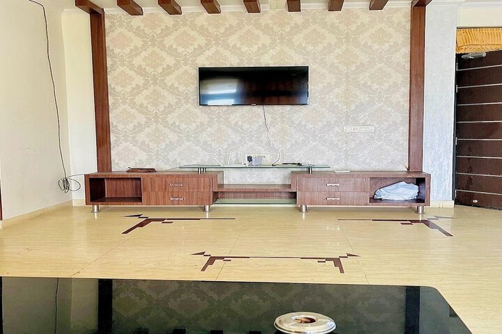 Hotel Interior 5 of 27