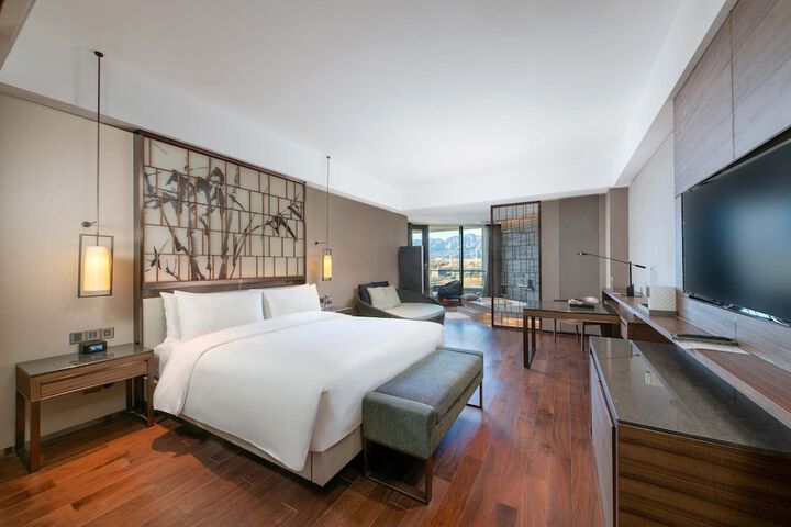 Room 35 of 118