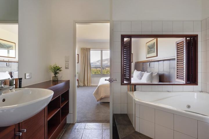 Room 4 of 53