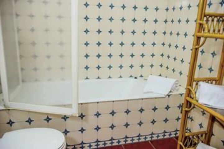 Room 9 of 73