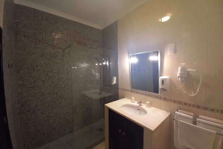 Room 46 of 99
