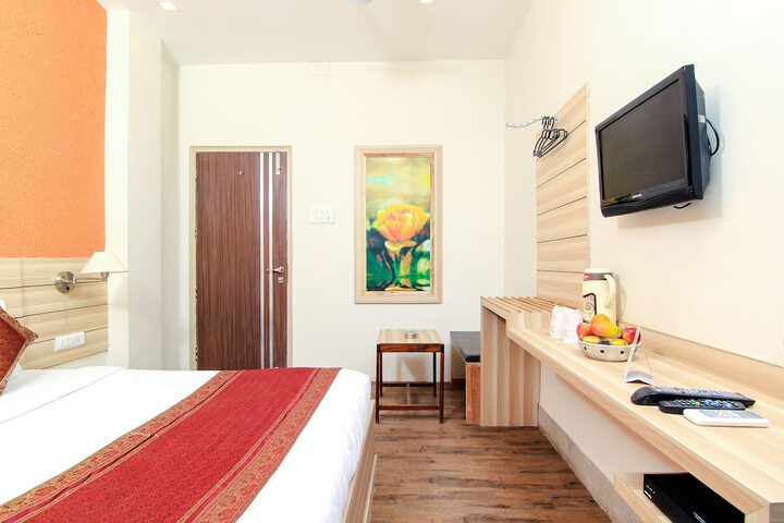 Room 6 of 34