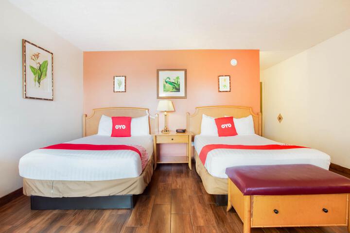 2 Queen Beds (14 of 24)