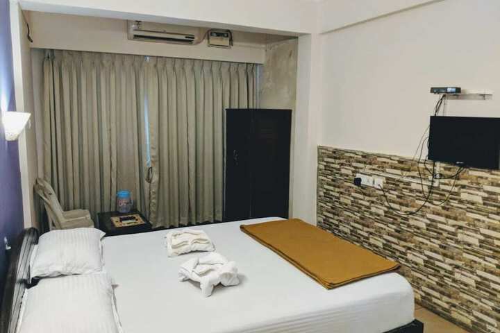 Room 11 of 29
