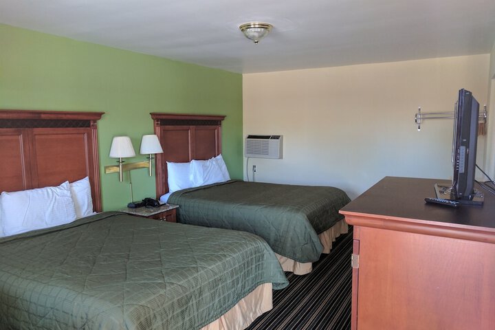 Room 6 of 18