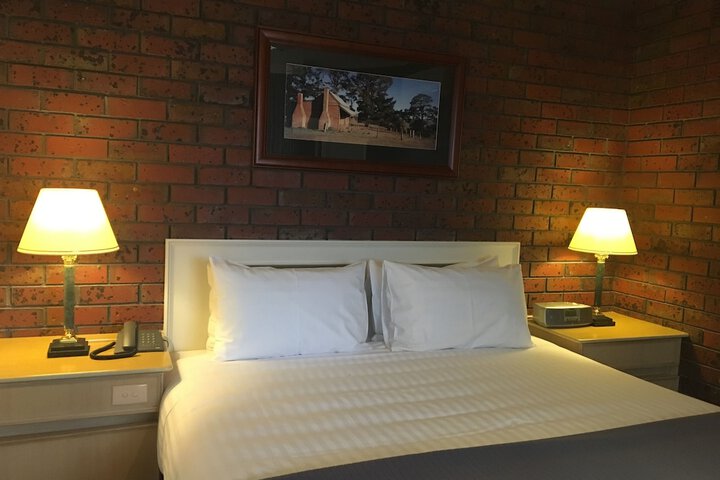 Room 10 of 32