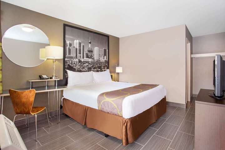 Guest room